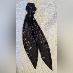 Lucky Brand Black Paisley Pattern Lightweight Ponytail Holder